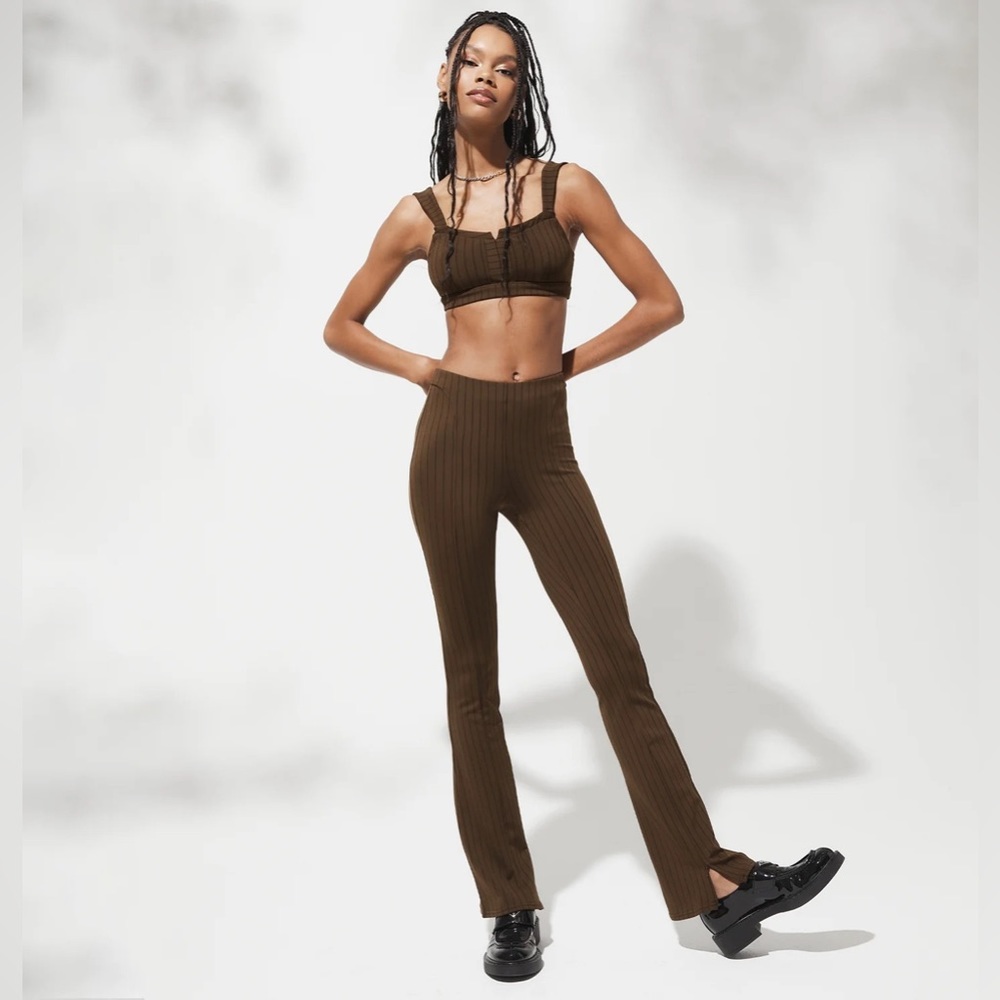 ALO Yoga | NWT! SET🚨 High Waist Pinstripe Flare Legging+ Jacquard Captivate Bra - Picture 2 of 7